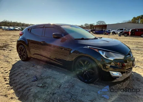 2015 Hyundai Veloster z USA, uszkodzony, nr VIN KMHTC6AD0FU232037